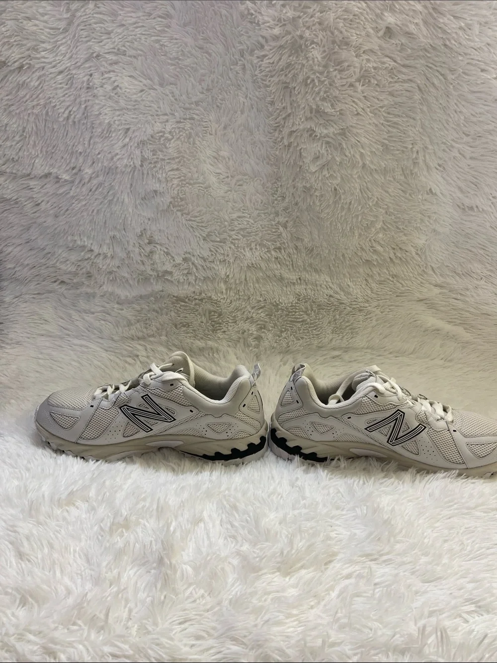 New Balance 610White ,Black and Light Gray Athletic Low top Sneakers.size-11.5